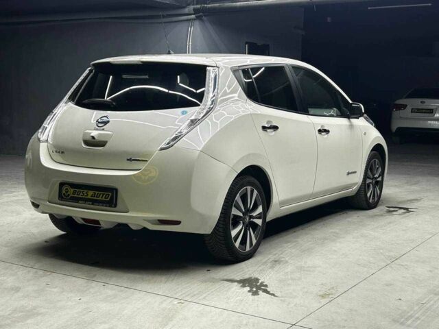 Белый Ниссан Лиф, объемом двигателя 0 л и пробегом 107 тыс. км за 8500 $, фото 5 на Automoto.ua