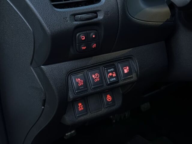 Белый Ниссан Лиф, объемом двигателя 0 л и пробегом 115 тыс. км за 7800 $, фото 14 на Automoto.ua