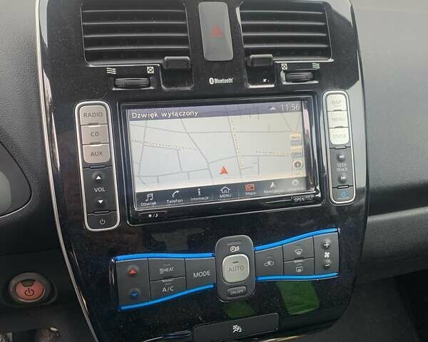 Белый Ниссан Лиф, объемом двигателя 0 л и пробегом 56 тыс. км за 7400 $, фото 11 на Automoto.ua