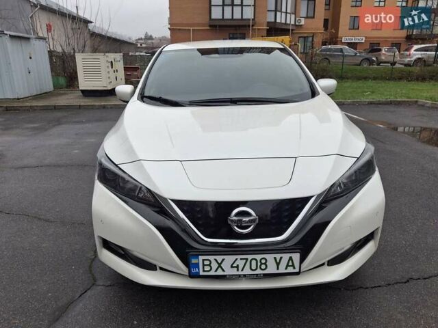 Белый Ниссан Лиф, объемом двигателя 0 л и пробегом 142 тыс. км за 12500 $, фото 6 на Automoto.ua