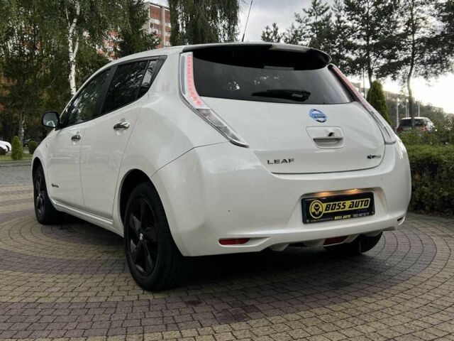 Білий Ніссан Ліф, об'ємом двигуна 0 л та пробігом 107 тис. км за 7700 $, фото 4 на Automoto.ua