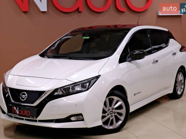 Белый Ниссан Лиф, объемом двигателя 0 л и пробегом 121 тыс. км за 14900 $, фото 9 на Automoto.ua