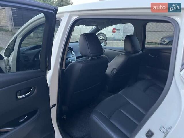 Белый Ниссан Лиф, объемом двигателя 0 л и пробегом 107 тыс. км за 8400 $, фото 22 на Automoto.ua