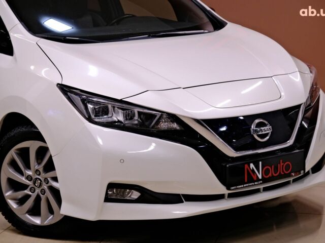 Белый Ниссан Лиф, объемом двигателя 0 л и пробегом 121 тыс. км за 14900 $, фото 2 на Automoto.ua