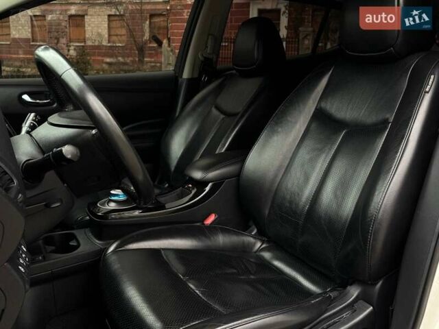 Белый Ниссан Лиф, объемом двигателя 0 л и пробегом 138 тыс. км за 6799 $, фото 17 на Automoto.ua