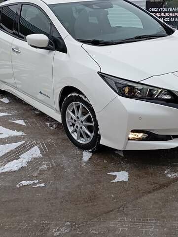 Белый Ниссан Лиф, объемом двигателя 0 л и пробегом 43 тыс. км за 16700 $, фото 9 на Automoto.ua