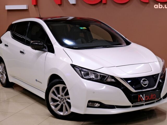 Белый Ниссан Лиф, объемом двигателя 0 л и пробегом 121 тыс. км за 14900 $, фото 3 на Automoto.ua