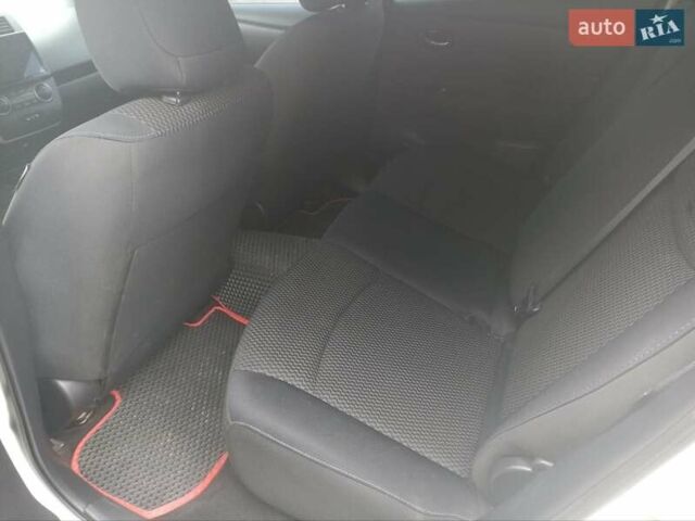 Белый Ниссан Лиф, объемом двигателя 0 л и пробегом 170 тыс. км за 5999 $, фото 10 на Automoto.ua