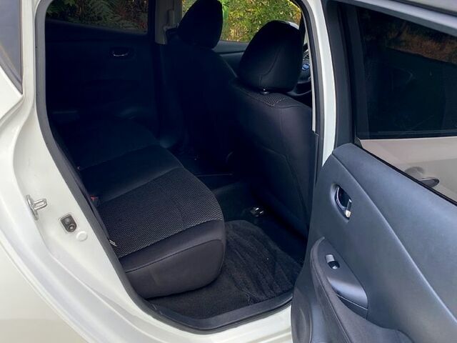 Белый Ниссан Лиф, объемом двигателя 0 л и пробегом 133 тыс. км за 8500 $, фото 3 на Automoto.ua