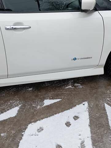 Белый Ниссан Лиф, объемом двигателя 0 л и пробегом 43 тыс. км за 16700 $, фото 1 на Automoto.ua