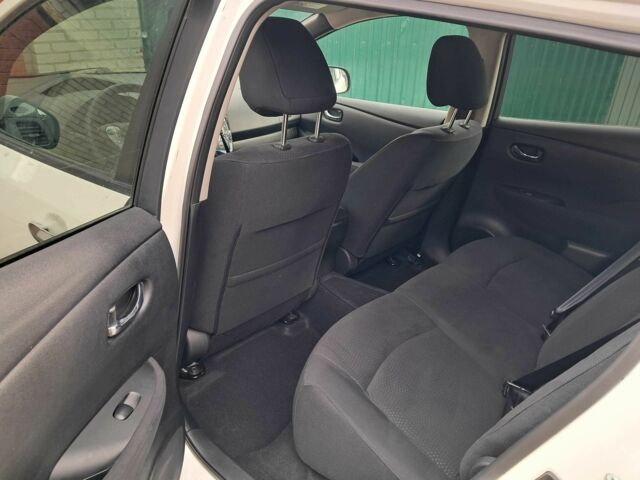 Белый Ниссан Лиф, объемом двигателя 0 л и пробегом 49 тыс. км за 7500 $, фото 19 на Automoto.ua