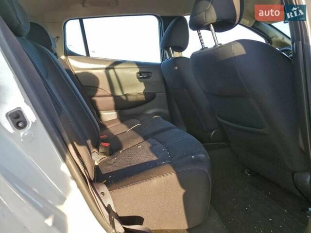 Белый Ниссан Лиф, объемом двигателя 0 л и пробегом 76 тыс. км за 2900 $, фото 9 на Automoto.ua