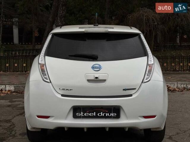 Белый Ниссан Лиф, объемом двигателя 0 л и пробегом 138 тыс. км за 6799 $, фото 5 на Automoto.ua