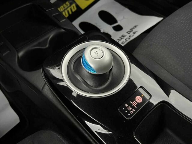 Білий Ніссан Ліф, об'ємом двигуна 0 л та пробігом 107 тис. км за 7700 $, фото 15 на Automoto.ua