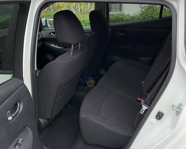 Белый Ниссан Лиф, объемом двигателя 0 л и пробегом 56 тыс. км за 7400 $, фото 6 на Automoto.ua