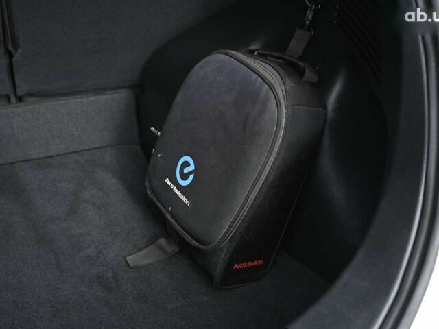 Белый Ниссан Лиф, объемом двигателя 0 л и пробегом 177 тыс. км за 6700 $, фото 22 на Automoto.ua