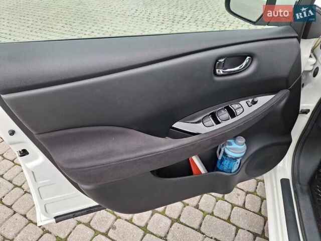 Белый Ниссан Лиф, объемом двигателя 0 л и пробегом 19 тыс. км за 8200 $, фото 6 на Automoto.ua