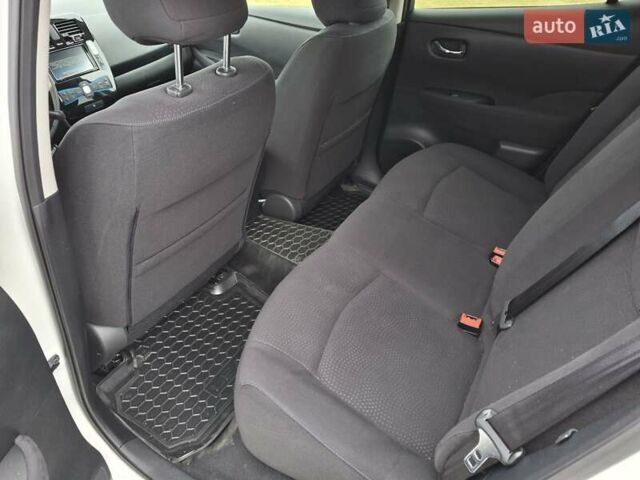 Белый Ниссан Лиф, объемом двигателя 0 л и пробегом 19 тыс. км за 8200 $, фото 8 на Automoto.ua