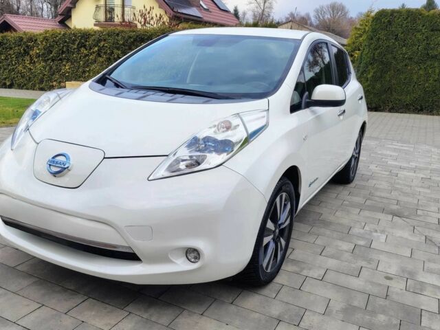 Білий Ніссан Ліф, об'ємом двигуна 0 л та пробігом 55 тис. км за 5380 $, фото 2 на Automoto.ua