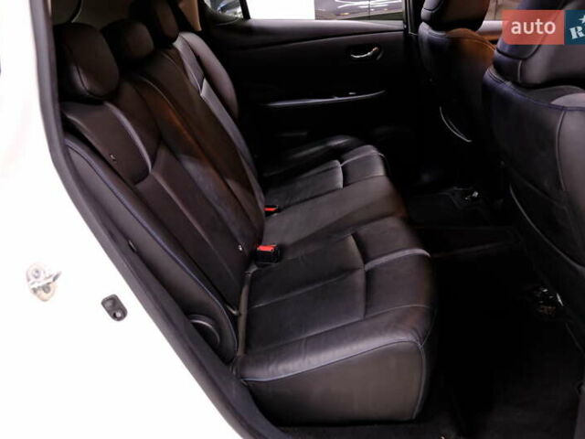 Белый Ниссан Лиф, объемом двигателя 0 л и пробегом 121 тыс. км за 14900 $, фото 41 на Automoto.ua