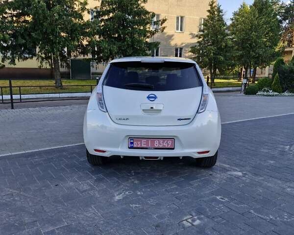 Белый Ниссан Лиф, объемом двигателя 0 л и пробегом 130 тыс. км за 8499 $, фото 7 на Automoto.ua