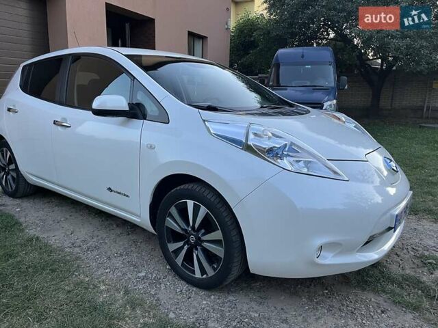 Белый Ниссан Лиф, объемом двигателя 0 л и пробегом 107 тыс. км за 8400 $, фото 1 на Automoto.ua