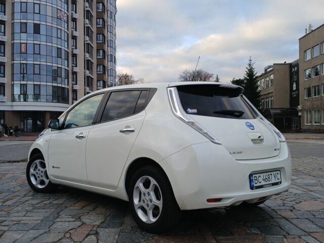 Білий Ніссан Ліф, об'ємом двигуна 0 л та пробігом 20 тис. км за 9200 $, фото 3 на Automoto.ua
