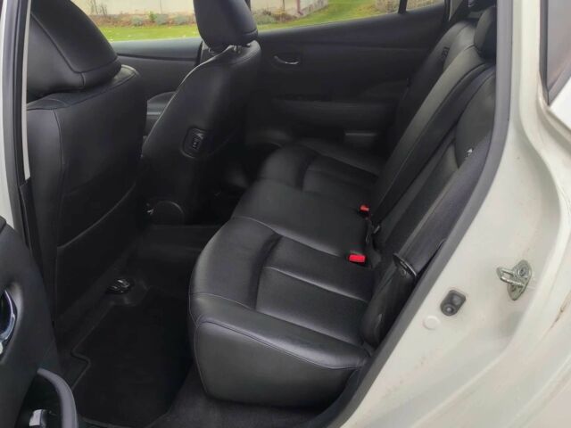 Білий Ніссан Ліф, об'ємом двигуна 0 л та пробігом 55 тис. км за 5380 $, фото 9 на Automoto.ua