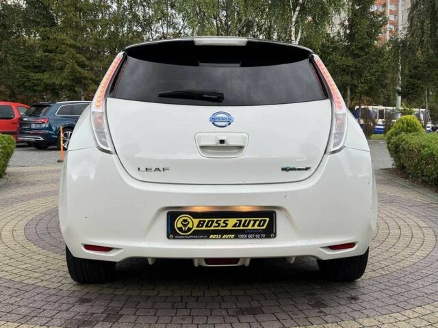 Білий Ніссан Ліф, об'ємом двигуна 0 л та пробігом 107 тис. км за 7700 $, фото 5 на Automoto.ua