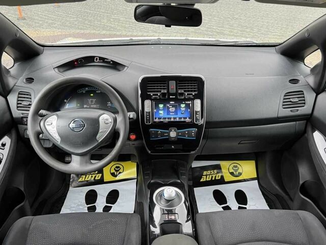 Білий Ніссан Ліф, об'ємом двигуна 0 л та пробігом 107 тис. км за 7700 $, фото 10 на Automoto.ua