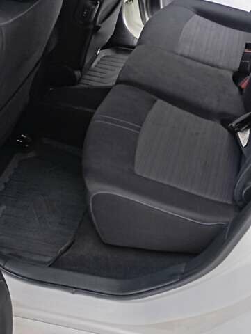 Белый Ниссан Лиф, объемом двигателя 0 л и пробегом 43 тыс. км за 16700 $, фото 13 на Automoto.ua