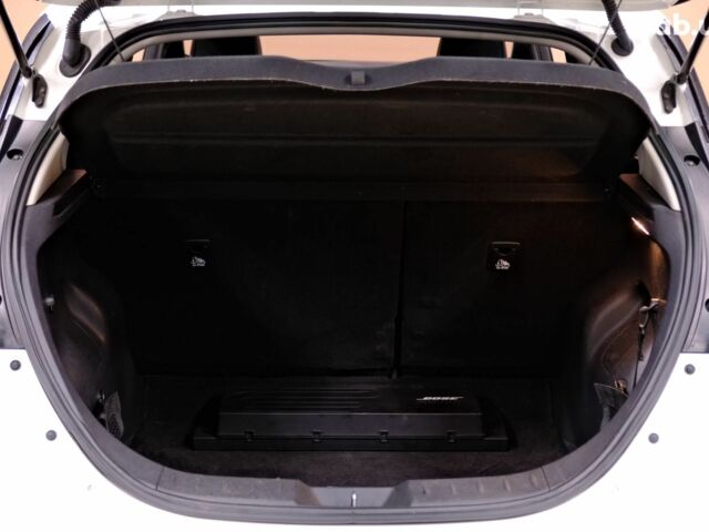 Белый Ниссан Лиф, объемом двигателя 0 л и пробегом 121 тыс. км за 14900 $, фото 8 на Automoto.ua