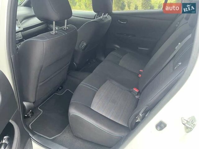 Белый Ниссан Лиф, объемом двигателя 0 л и пробегом 108 тыс. км за 12700 $, фото 19 на Automoto.ua