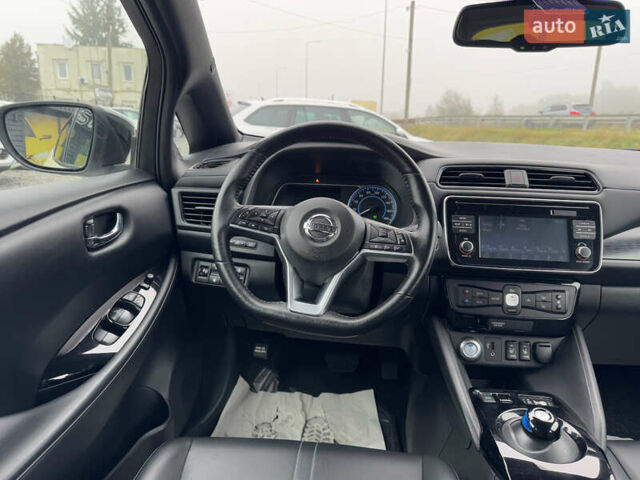 Белый Ниссан Лиф, объемом двигателя 0 л и пробегом 157 тыс. км за 11700 $, фото 39 на Automoto.ua