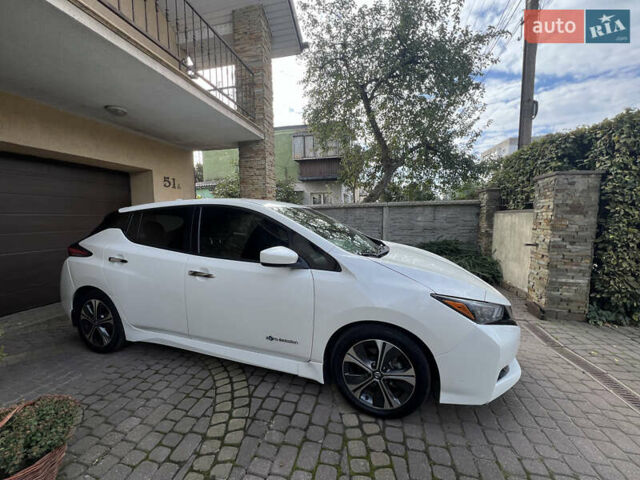 Білий Ніссан Ліф, об'ємом двигуна 0 л та пробігом 57 тис. км за 13750 $, фото 1 на Automoto.ua