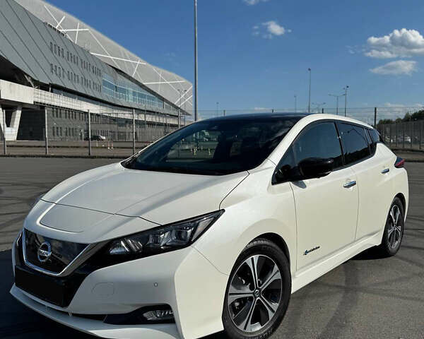 Білий Ніссан Ліф, об'ємом двигуна 0 л та пробігом 157 тис. км за 12500 $, фото 1 на Automoto.ua