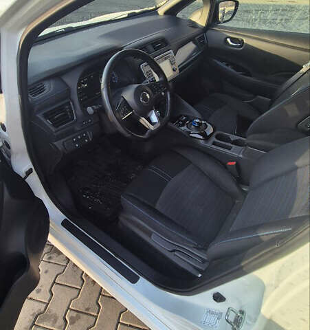 Білий Ніссан Ліф, об'ємом двигуна 0 л та пробігом 192 тис. км за 10800 $, фото 15 на Automoto.ua