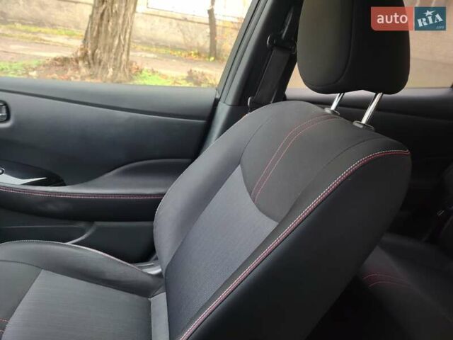 Белый Ниссан Лиф, объемом двигателя 0 л и пробегом 33 тыс. км за 16400 $, фото 11 на Automoto.ua