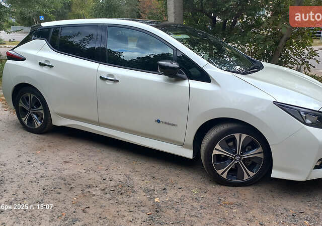 Белый Ниссан Лиф, объемом двигателя 0 л и пробегом 82 тыс. км за 15600 $, фото 14 на Automoto.ua