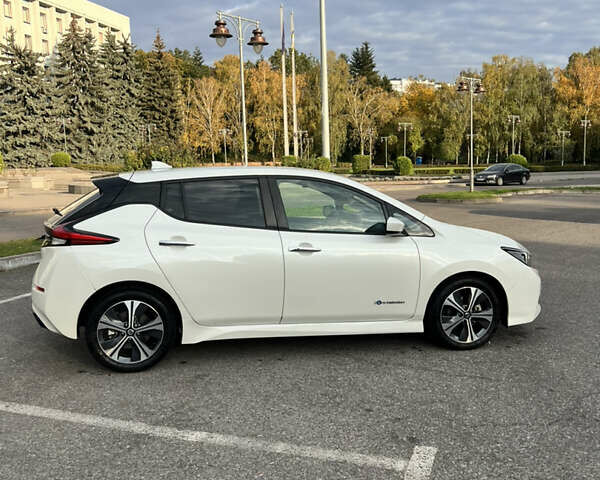 Білий Ніссан Ліф, об'ємом двигуна 0 л та пробігом 58 тис. км за 13499 $, фото 7 на Automoto.ua
