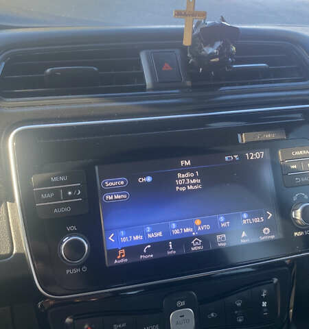 Белый Ниссан Лиф, объемом двигателя 0 л и пробегом 130 тыс. км за 12000 $, фото 7 на Automoto.ua