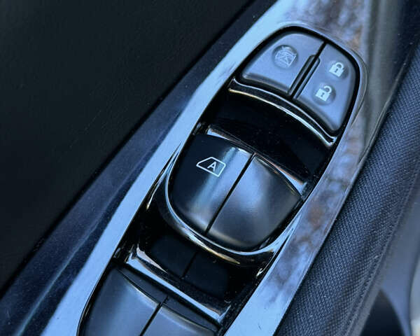 Белый Ниссан Лиф, объемом двигателя 0 л и пробегом 116 тыс. км за 11800 $, фото 68 на Automoto.ua