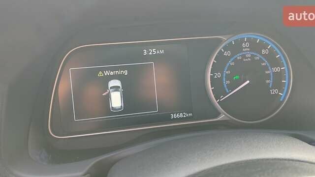 Белый Ниссан Лиф, объемом двигателя 0 л и пробегом 48 тыс. км за 17990 $, фото 4 на Automoto.ua