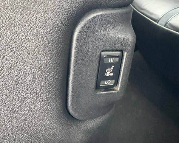 Білий Ніссан Ліф, об'ємом двигуна 0 л та пробігом 150 тис. км за 10400 $, фото 27 на Automoto.ua