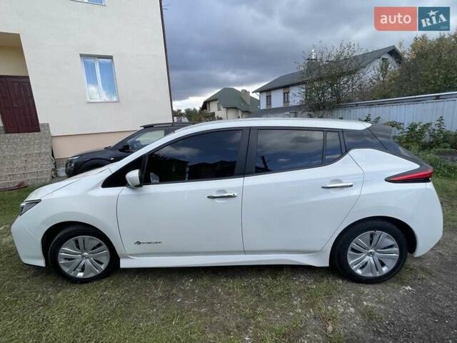 Білий Ніссан Ліф, об'ємом двигуна 0 л та пробігом 143 тис. км за 12300 $, фото 2 на Automoto.ua