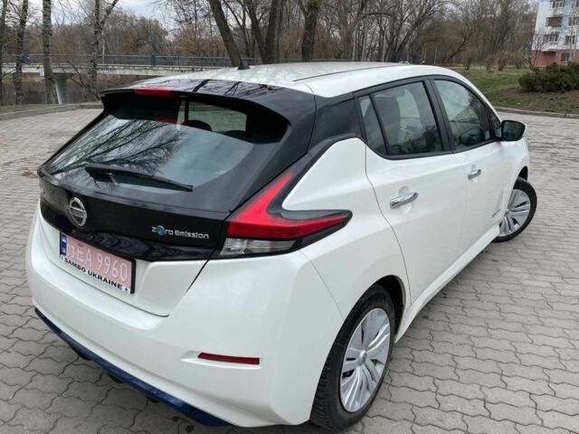 Белый Ниссан Лиф, объемом двигателя 0 л и пробегом 70 тыс. км за 12700 $, фото 5 на Automoto.ua
