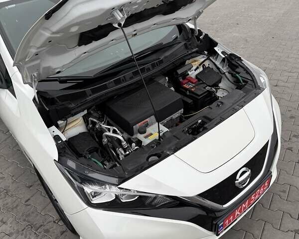 Белый Ниссан Лиф, объемом двигателя 0 л и пробегом 92 тыс. км за 12500 $, фото 12 на Automoto.ua