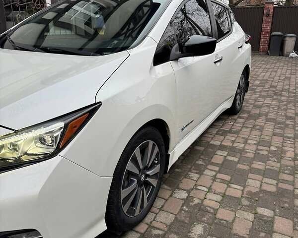 Білий Ніссан Ліф, об'ємом двигуна 0 л та пробігом 105 тис. км за 11700 $, фото 11 на Automoto.ua