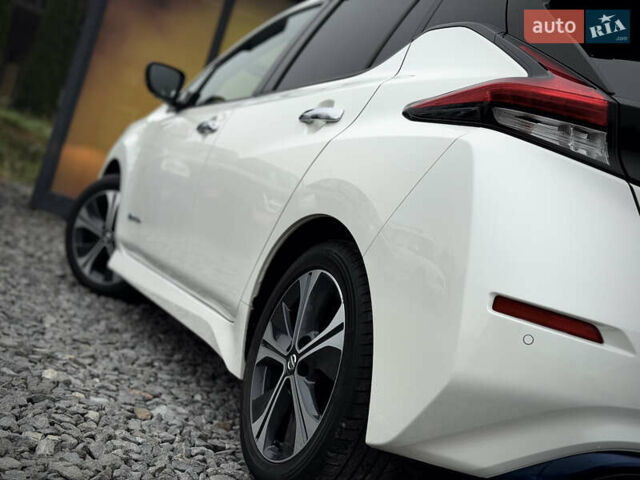 Белый Ниссан Лиф, объемом двигателя 0 л и пробегом 157 тыс. км за 11700 $, фото 19 на Automoto.ua