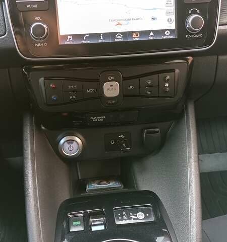 Белый Ниссан Лиф, объемом двигателя 0 л и пробегом 75 тыс. км за 11999 $, фото 29 на Automoto.ua